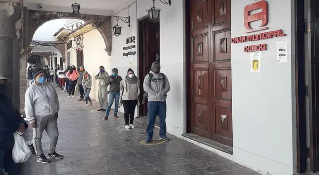 Venezolanos reciben bono de 500 soles.