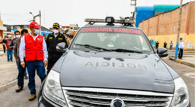 El ministro Gastón Rodríguez en la comisaría de Marcona El ministro Gastón Rodríguez en la comisaría de Marcona