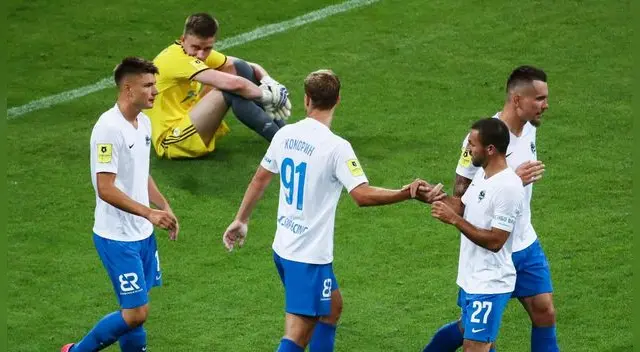 A pesar de los 10 goles, el portero del Rostov fue la figura del partido A pesar de los 10 goles, el portero del Rostov fue la figura del partido