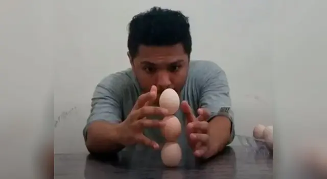 Joven hace un reto con huevos de gallina e ingresa al record Guinnes