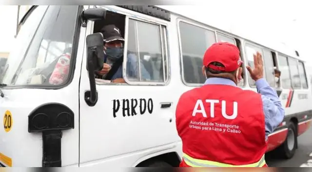 Pareja cree que el Gobierno discrimina al transporte público.