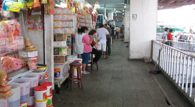 Muchos microempresarios tienen millonarias deudas con los bancos, según afirma el propietario del Mercado Central. Muchos microempresarios tienen millonarias deudas con los bancos, según afirma el propietario del Mercado Central.