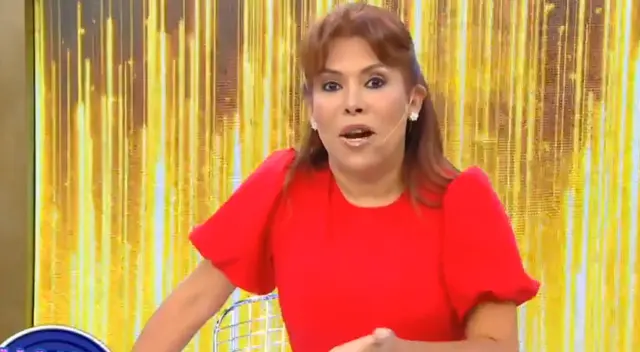Magaly Medina incómoda por empezar tarde su programa.