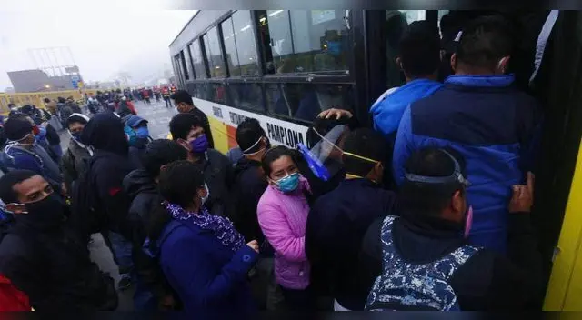 Muchas personas están preocupadas porque no podrán llegar a tiempo a sus trabajos. Foto: Flavio Matos/GLR. Muchas personas están preocupadas porque no podrán llegar a tiempo a sus trabajos. Foto: Flavio Matos/GLR.
