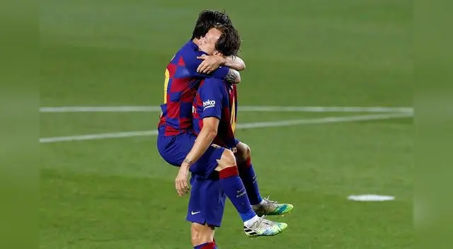 Rakitic celebra con Messi su tanto ante el Athletic