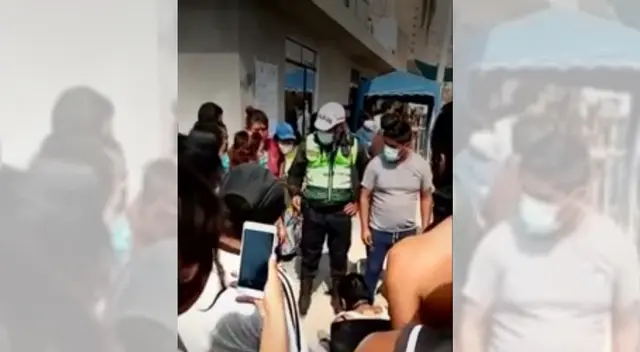 Vecinos casi lincha a mujer que entró a robar en vivienda de Ate Vitarte. Vecinos casi lincha a mujer que entró a robar en vivienda de Ate Vitarte.