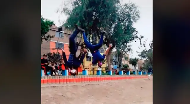 Volando en los aires. Dos jóvenes desarrollan a la perfección las artes marciales. Volando en los aires. Dos jóvenes desarrollan a la perfección las artes marciales.