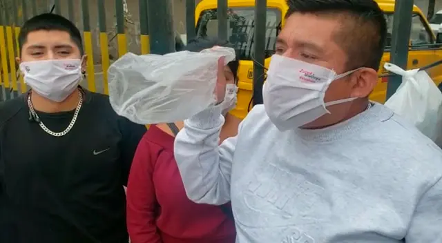 Vecinos de Manchay, señalan que las mascarillas no tienen filtro y que ponen en peligro la salud frente al coronavirus. Vecinos de Manchay, señalan que las mascarillas no tienen filtro y que ponen en peligro la salud frente al coronavirus.