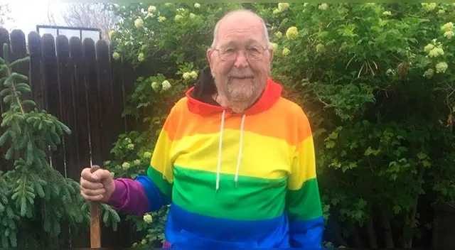 Kenneth confesó su homosexualidad a los 90 años.