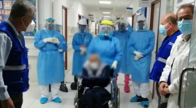 Dan de alta a abuelito de 104 años que venció al coronavirus en Áncash. Dan de alta a abuelito de 104 años que venció al coronavirus en Áncash.