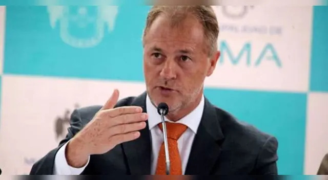 Muñoz resaltó el trabajo de los transportistas formales. Muñoz resaltó el trabajo de los transportistas formales.