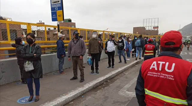 Aglomeración de personas en Puente Nuevo. Aglomeración de personas en Puente Nuevo.