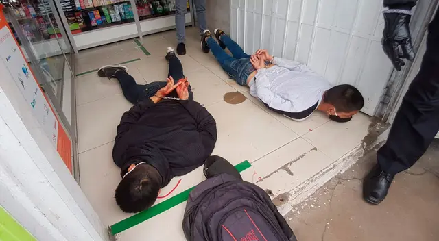 Según las primeras investigaciones, se trataría de Marco Jefri Velasquez y Luis Custodio Ayambo Gonzales, ambos de 18 años.