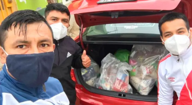 El profesor cuenta que junto a otros colegas suyos de la institución educativa decidieron hacer algo por sus estudiantes.