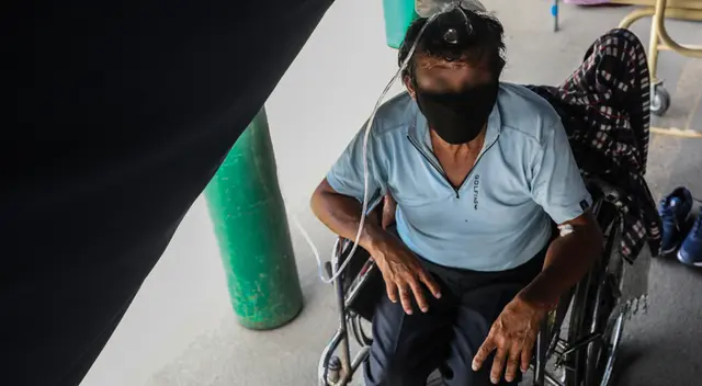 Paciente grave con COVID-19 lleva 10 días esperando cama UCI. Foto referencial.