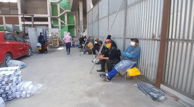 Intervienen fábrica clandestina en Puente Piedra.