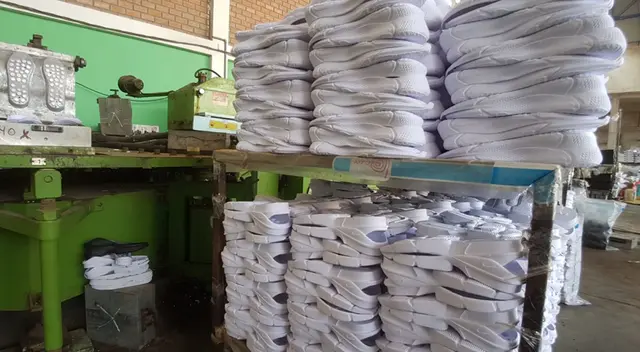 Intervienen fábrica clandestina en Puente Piedra.