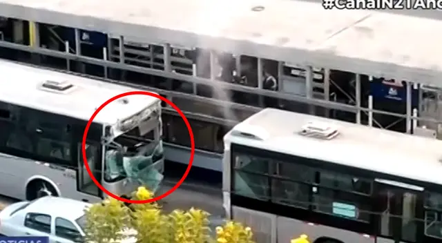 Triple choque entre buses del Metropolitano en Estación Canadá.