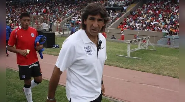 Gustavo   Costas  terminó molesto cuando le tocaron algunos temas complicados.