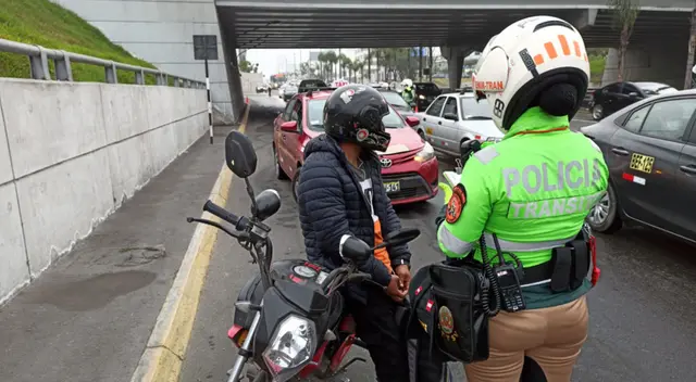 PNP realiza operativo para prevenir el COVID-19. PNP realiza operativo para prevenir el COVID-19.