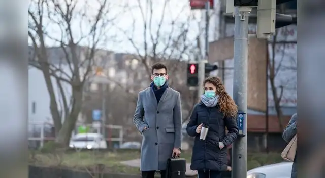 Lleva siempre tus implementos de protección. Antes de salir de casa, siempre lleva dos mascarillas (además de la que usas al salir) y alcohol. Lleva siempre tus implementos de protección. Antes de salir de casa, siempre lleva dos mascarillas (además de la que usas al salir) y alcohol.