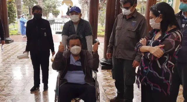 Anciano vence el cáncer y ahora al coronavirus tras estar varios días en UCI. Anciano vence el cáncer y ahora al coronavirus tras estar varios días en UCI.