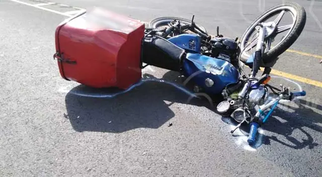 Repartidor de delivery sufre grave accidente por entregar pollo a la brasa. Foto referencial. Repartidor de delivery sufre grave accidente por entregar pollo a la brasa. Foto referencial.