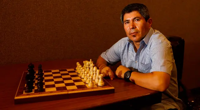 Julio Granda mano a mano con El Popular.