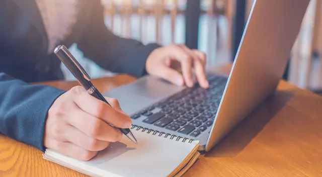 Debido a la pandemia, las clases virtuales son la nueva modalidad de trabajo de los maestros. Debido a la pandemia, las clases virtuales son la nueva modalidad de trabajo de los maestros.