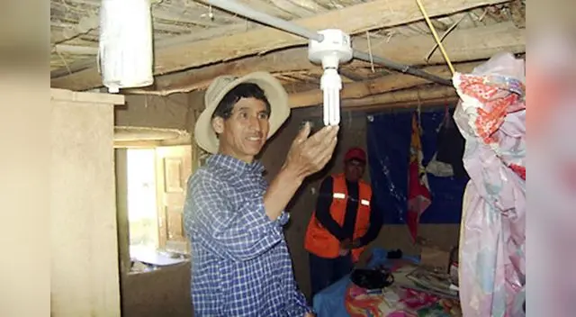 Oficializan entrega de bono de S/ 160 a familias vulnerables para cancelar recibos de luz