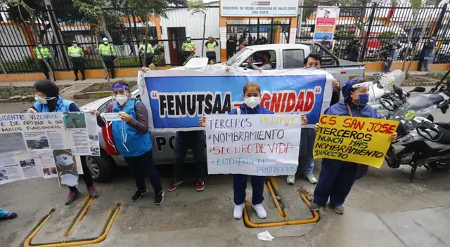 Realizan protesta fuera de la Diris de Lima Norte.