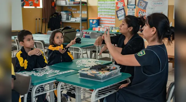Con ello, el Estado reconoce y garantiza el derecho de la persona con discapacidad a una educación inclusiva de calidad. Con ello, el Estado reconoce y garantiza el derecho de la persona con discapacidad a una educación inclusiva de calidad.