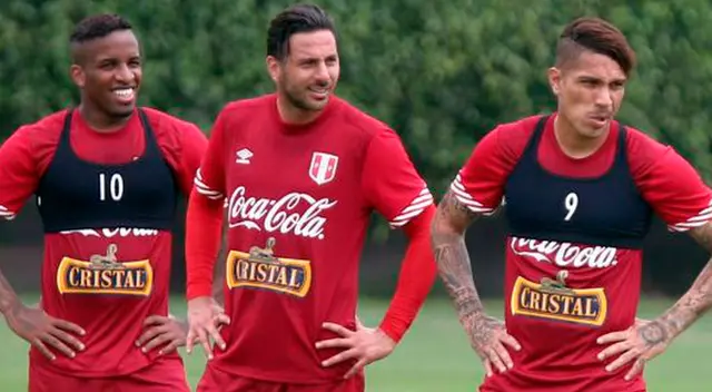 Claudio Pizarro jutno a Jefferson Farfán y Paolo Guerrero en la selección. Claudio Pizarro jutno a Jefferson Farfán y Paolo Guerrero en la selección.
