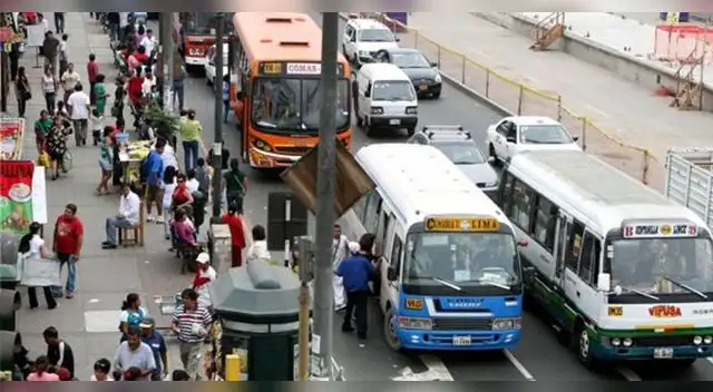 Los usuarios denuncian que los chóferes no cumplen con las medidas de seguridad sanitaria. Los usuarios denuncian que los chóferes no cumplen con las medidas de seguridad sanitaria.