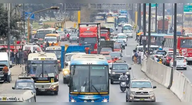 Los usuarios denuncian que los chóferes no cumplen con las medidas de seguridad sanitaria. Los usuarios denuncian que los chóferes no cumplen con las medidas de seguridad sanitaria.