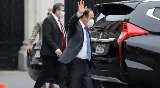 Martín Vizcarra se reunió durante tres horas con los miembros del Consejo de Estado, con el objetivo de encontrar una solución a los diversos problemas ocasionados por las reformas que aprobó el Parlamento. Martín Vizcarra se reunió durante tres horas con los miembros del Consejo de Estado, con el objetivo de encontrar una solución a los diversos problemas ocasionados por las reformas que aprobó el Parlamento.