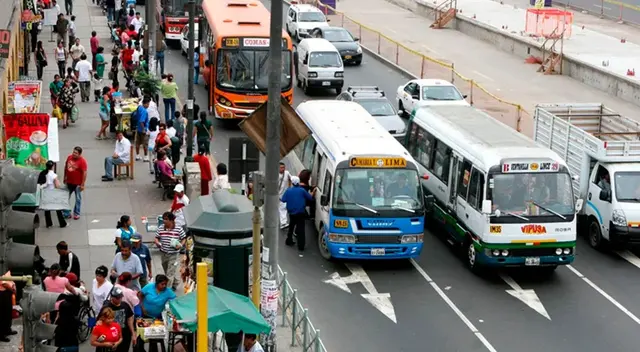 Los chóferes amenazan con incrementar el doble los pasajes. Los chóferes amenazan con incrementar el doble los pasajes.