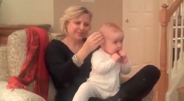 Bebé se quedó dormido con sencillos mansajes. Míralo aquí.