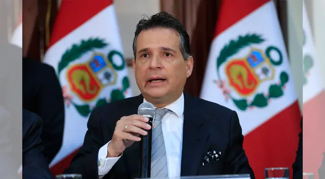 Omar Chehade se disculpo con el país por crisis política.