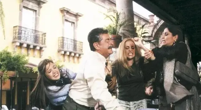 Raymundo Capetillo muere a los 76 años tras complicaciones de COVID-19. Raymundo Capetillo muere a los 76 años tras complicaciones de COVID-19.