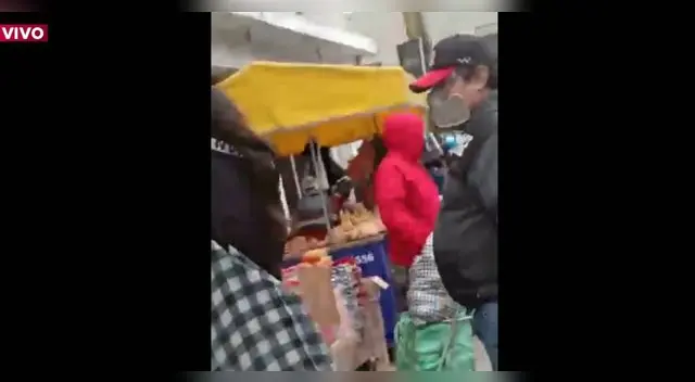 Los comerciantes de este mercado están molestos, ya que ellos si cumplieron con los protocolos de seguridad impuestos por el Minsa. Los comerciantes de este mercado están molestos, ya que ellos si cumplieron con los protocolos de seguridad impuestos por el Minsa.