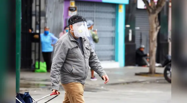 Uso de protector facial Uso de protector facial