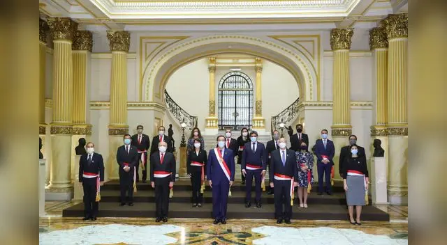 Gabinete ministerial presidido por el presidente del Consejo de Ministros, Pedro Cateriano junto a Martín Vizcarra.