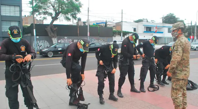 Realizan limpieza y mantenimiento en la Costa Verde. Realizan limpieza y mantenimiento en la Costa Verde.