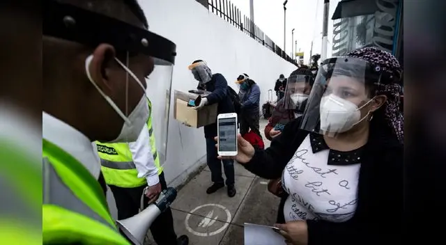 Se  ha incrementado los ingresos peatonales para agilizar las colas.