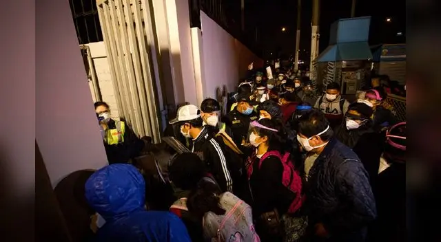 Se  ha incrementado los ingresos peatonales para agilizar las colas.