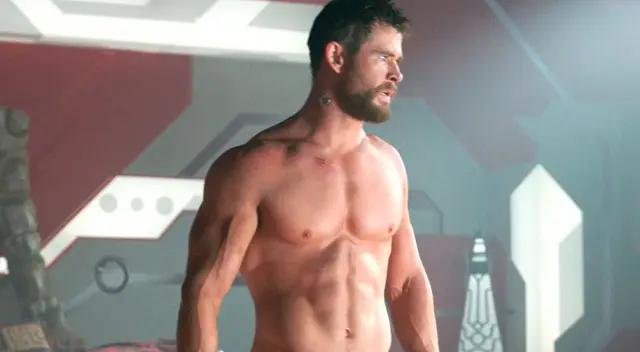 Joven hizo la rutina de ejercicios de Chris Hemsworth Joven hizo la rutina de ejercicios de Chris Hemsworth