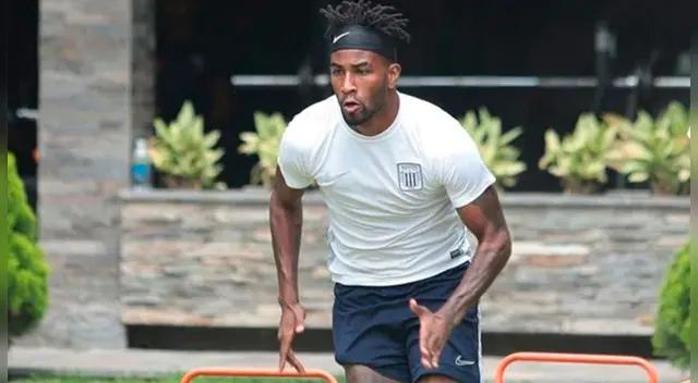 Carlos Ascues acepta críticas y desea recuperar la confianza de la hinchada.