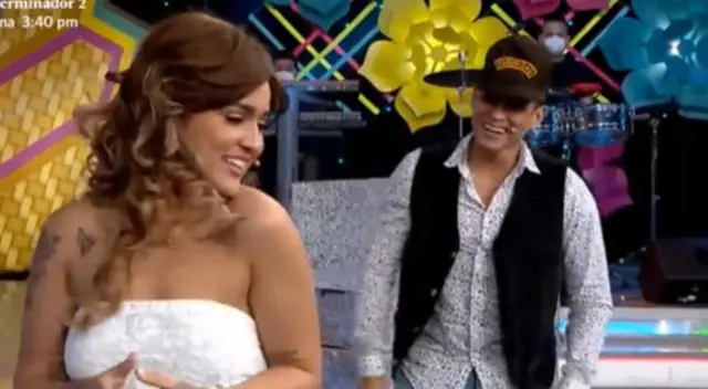 La salsera Daniela Darcourt realizó un sketch con el cumbiambero Christian Domínguez en El Reventonazo de la Chola, y no dudó en recordarle su pasado amoroso.