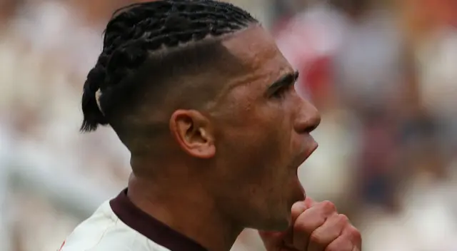 Jonathan Dos Santos es uno de los fichajes más importantes de Universitario de Deportes. Jonathan Dos Santos es uno de los fichajes más importantes de Universitario de Deportes.